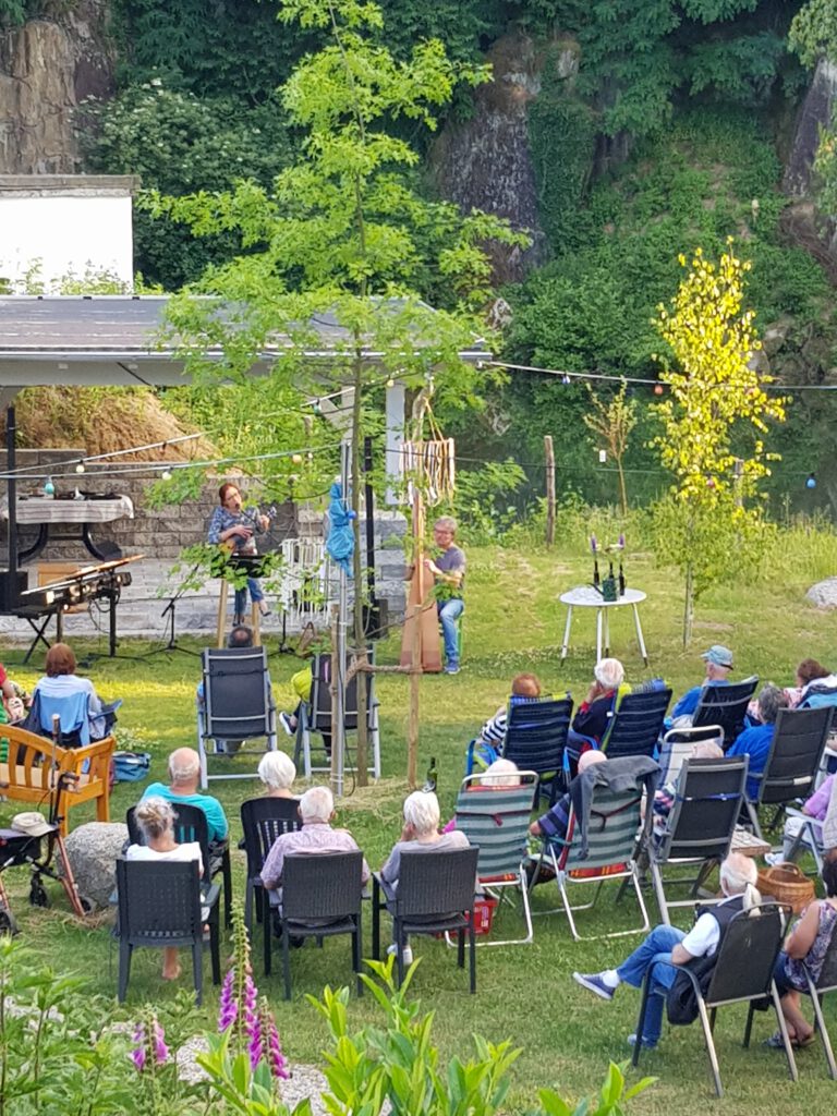 Jesters Garden zum Konzert